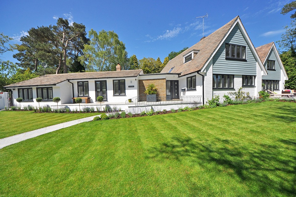 Exterior house painting preparation